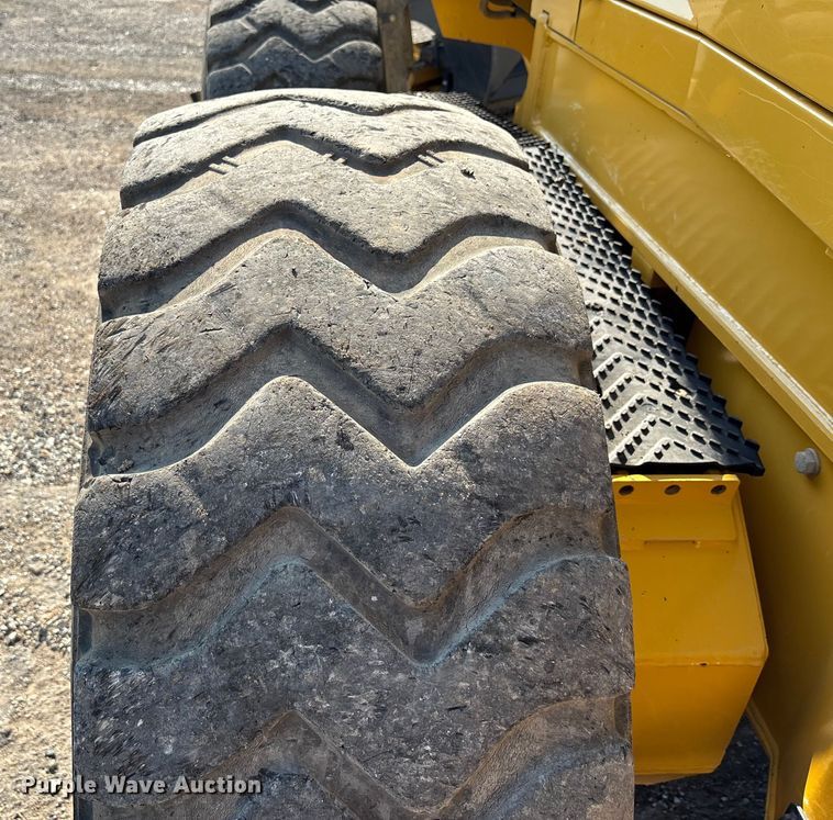 image for item DT4967 2022 John Deere 620G motor grader