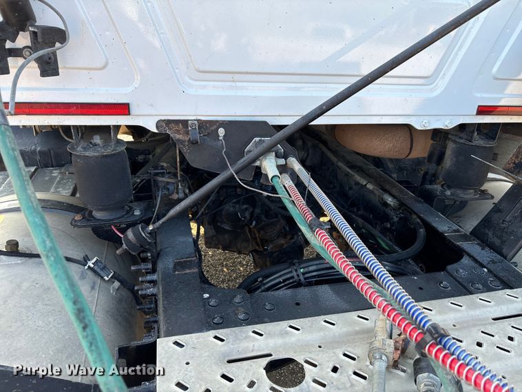 image for item DT4968 2007 Mack 600 semi truck