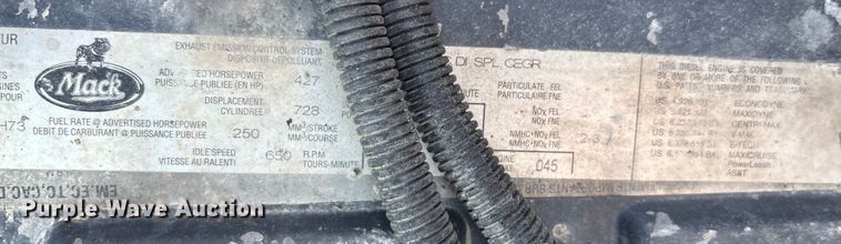 image for item DT4968 2007 Mack 600 semi truck