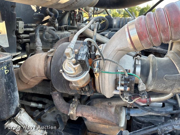 image for item DT4968 2007 Mack 600 semi truck