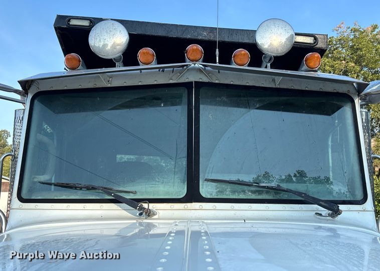 image for item DT4970 2012 Peterbilt 388 dump truck