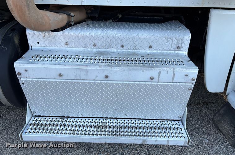 image for item DT4970 2012 Peterbilt 388 dump truck