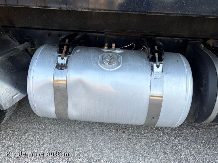 image for item DT4970 2012 Peterbilt 388 dump truck