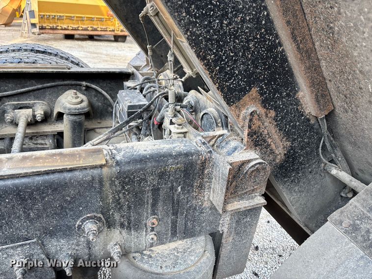 image for item DT4970 2012 Peterbilt 388 dump truck