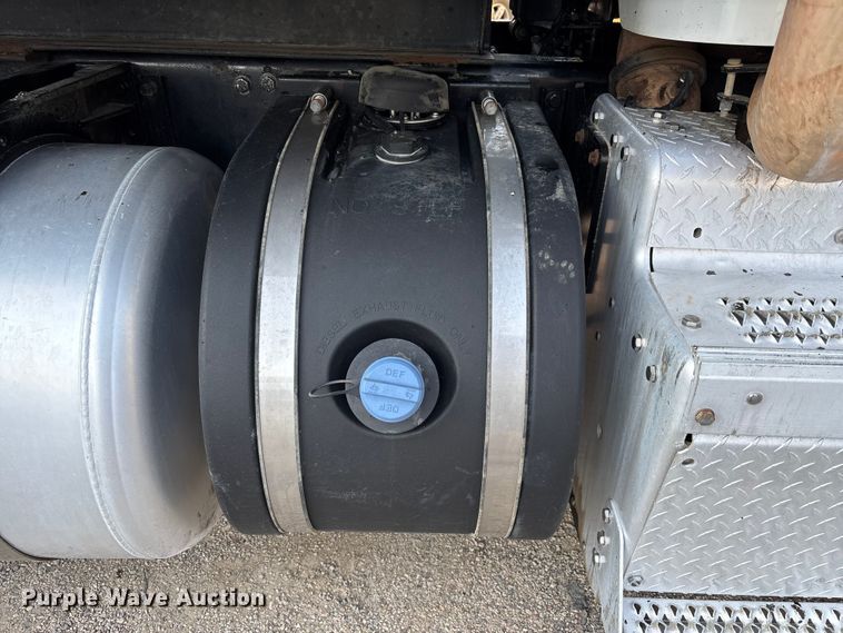 image for item DT4970 2012 Peterbilt 388 dump truck