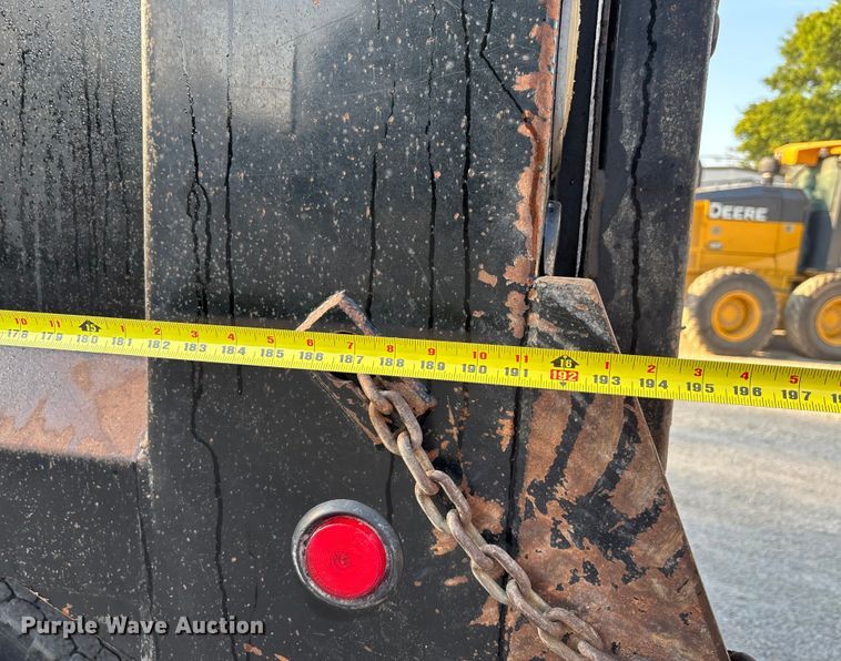 image for item DT4970 2012 Peterbilt 388 dump truck