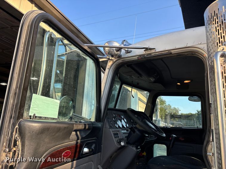 image for item DT4970 2012 Peterbilt 388 dump truck