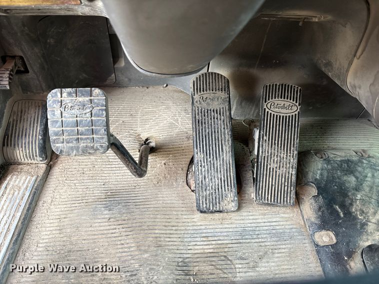 image for item DT4970 2012 Peterbilt 388 dump truck