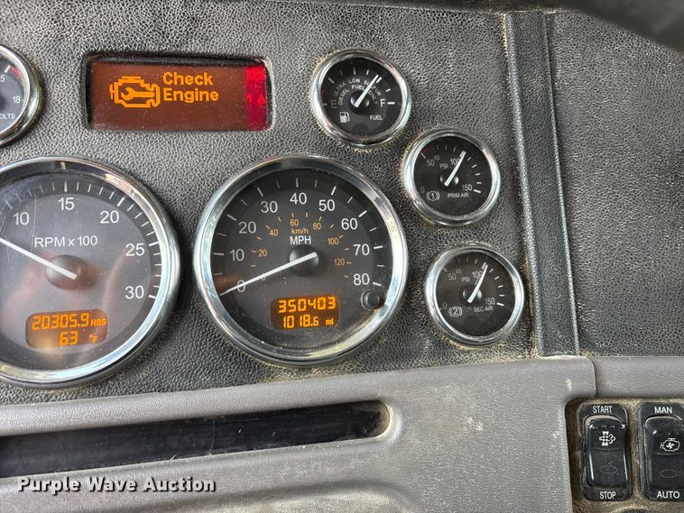 image for item DT4970 2012 Peterbilt 388 dump truck