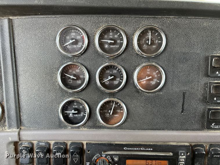 image for item DT4970 2012 Peterbilt 388 dump truck