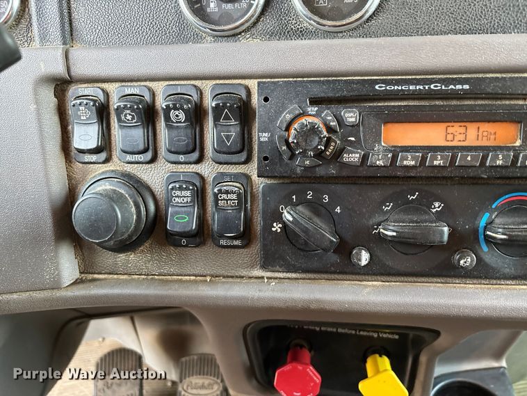 image for item DT4970 2012 Peterbilt 388 dump truck