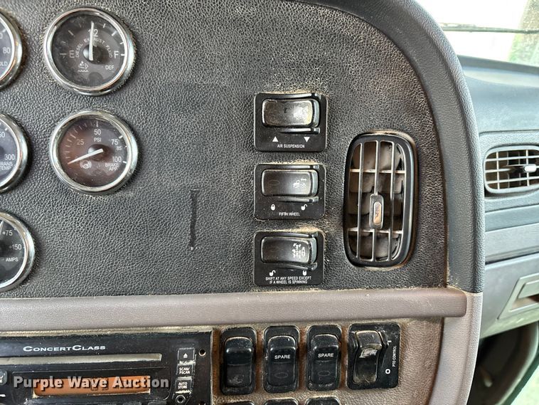 image for item DT4970 2012 Peterbilt 388 dump truck