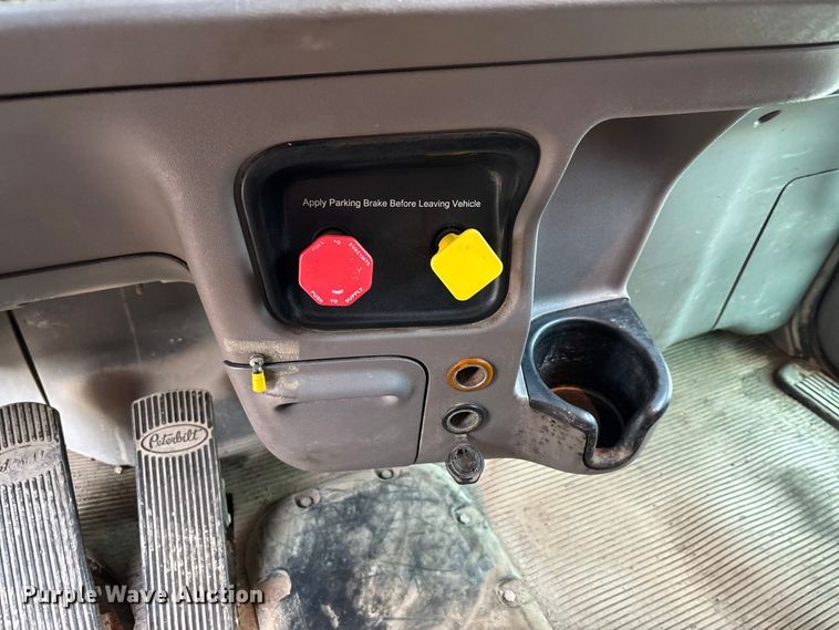 image for item DT4970 2012 Peterbilt 388 dump truck