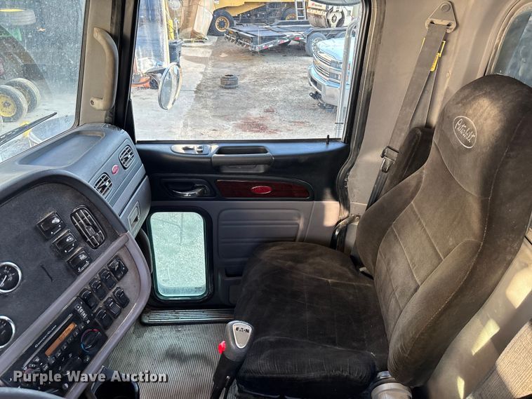 image for item DT4970 2012 Peterbilt 388 dump truck