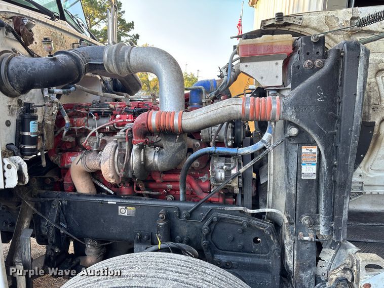 image for item DT4970 2012 Peterbilt 388 dump truck