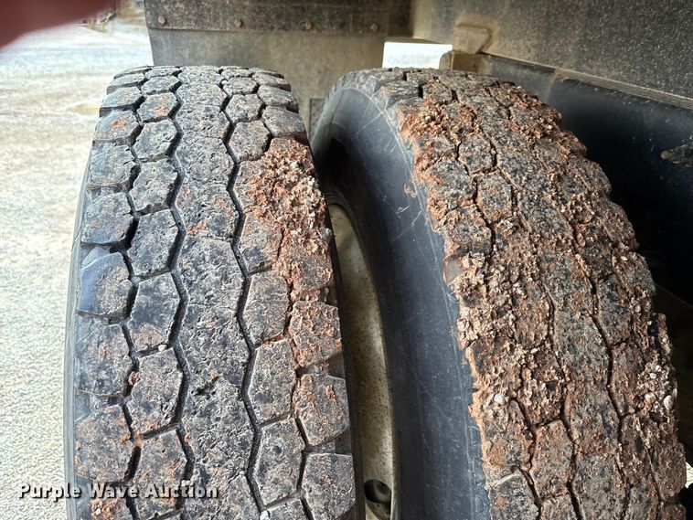 image for item DT4970 2012 Peterbilt 388 dump truck