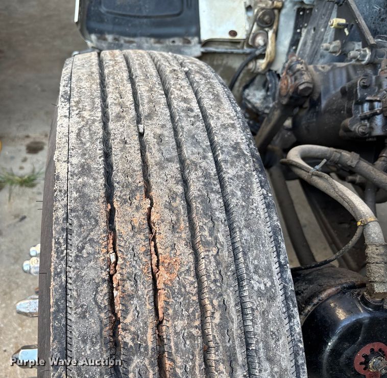 image for item DT4970 2012 Peterbilt 388 dump truck