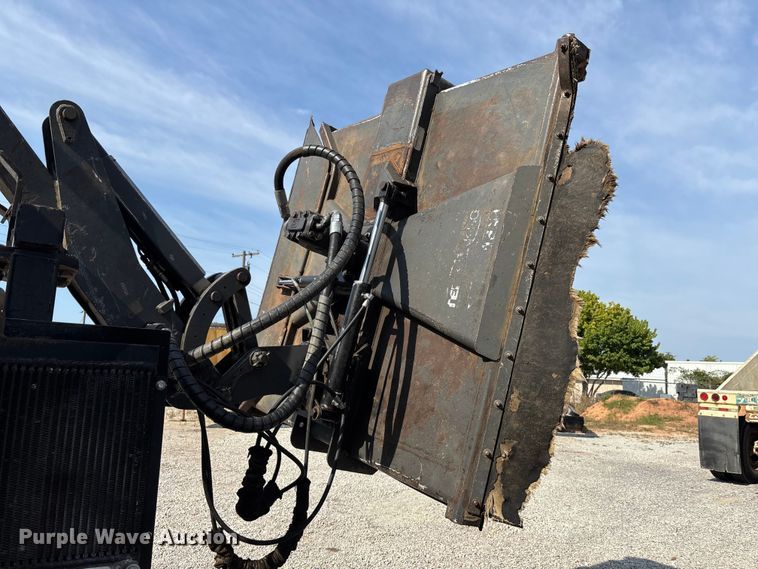 image for item DT4972 Kubota M108S MFWD tractor