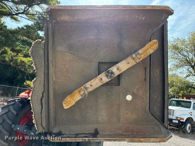 image for item DT4972 Kubota M108S MFWD tractor