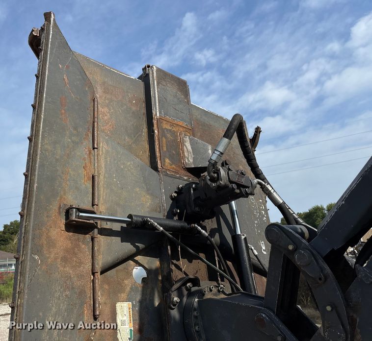 image for item DT4972 Kubota M108S MFWD tractor