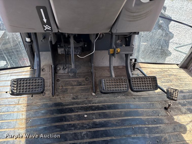 image for item DT4972 Kubota M108S MFWD tractor