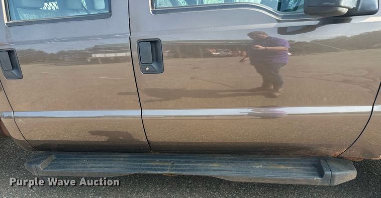 image for item DT6304 2015 Ford F350 Super Duty  Crew Cab flatbed pickup truck