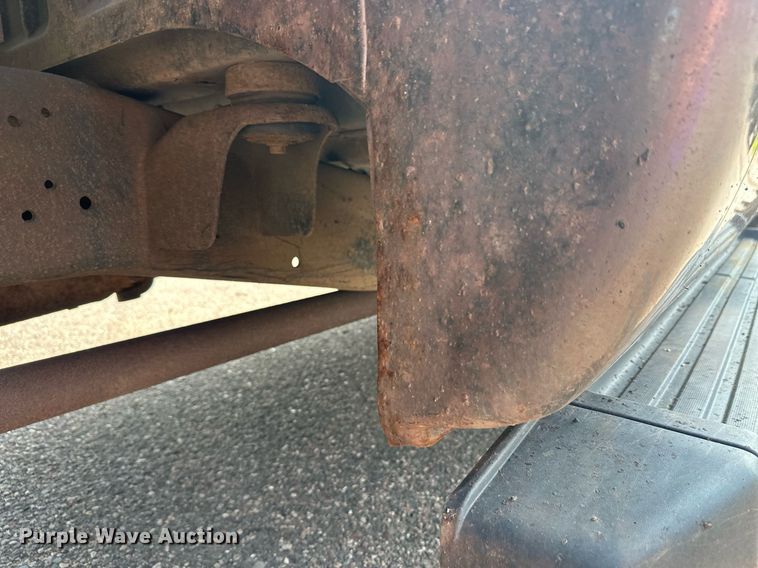 image for item DT6304 2015 Ford F350 Super Duty  Crew Cab flatbed pickup truck