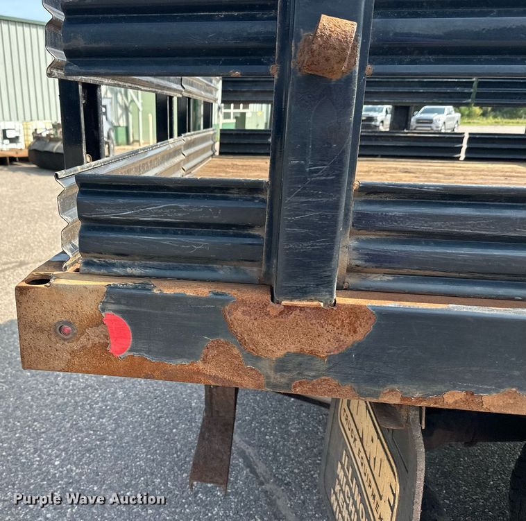 image for item DT6304 2015 Ford F350 Super Duty  Crew Cab flatbed pickup truck