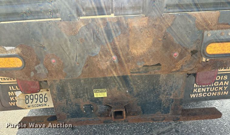 image for item DT6304 2015 Ford F350 Super Duty  Crew Cab flatbed pickup truck