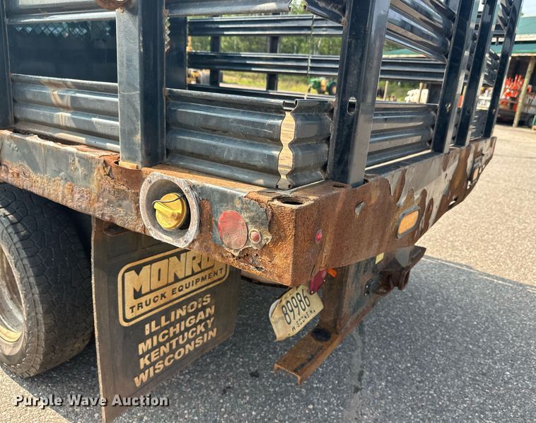 image for item DT6304 2015 Ford F350 Super Duty  Crew Cab flatbed pickup truck