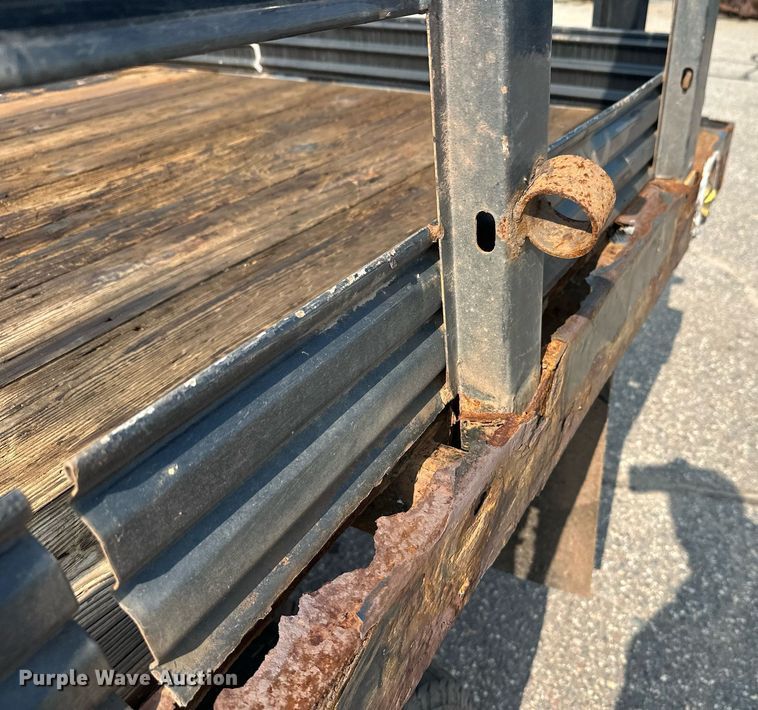 image for item DT6304 2015 Ford F350 Super Duty  Crew Cab flatbed pickup truck