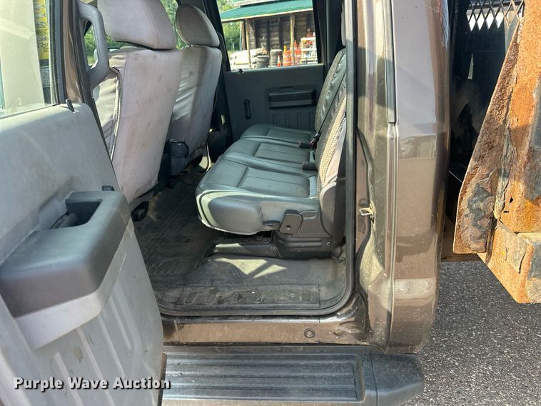 image for item DT6304 2015 Ford F350 Super Duty  Crew Cab flatbed pickup truck