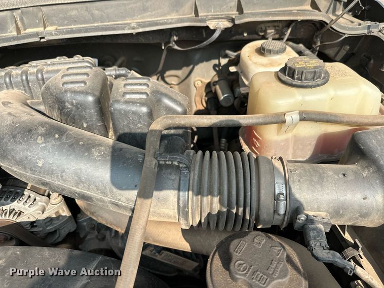 image for item DT6304 2015 Ford F350 Super Duty  Crew Cab flatbed pickup truck