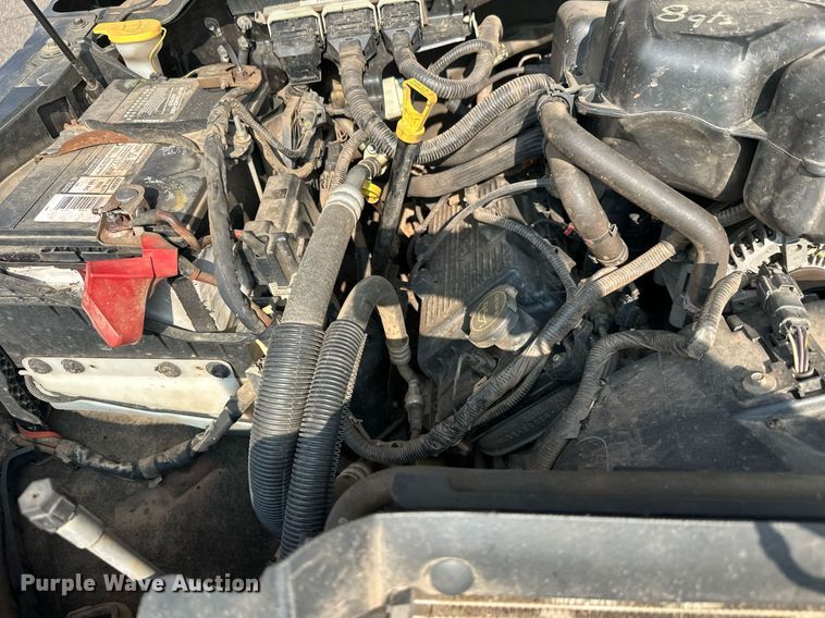 image for item DT6304 2015 Ford F350 Super Duty  Crew Cab flatbed pickup truck