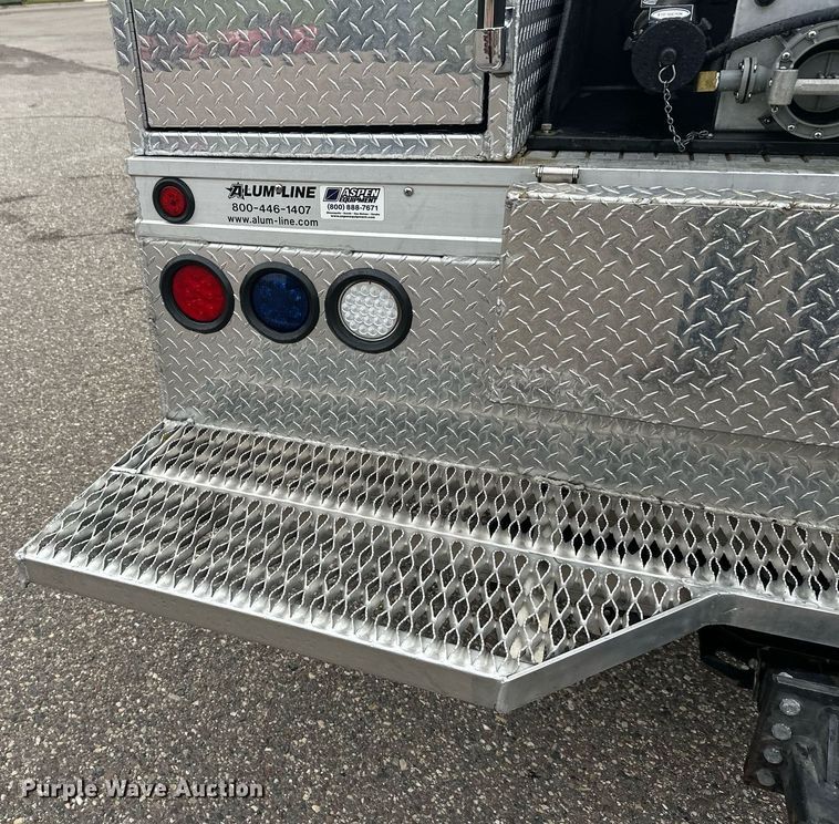 image for item DT6316 2008 Ford F350 Super Duty brush fire truck