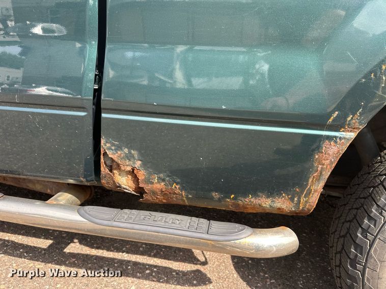 image for item DT6394 2007 Ford F150 SuperCab pickup truck