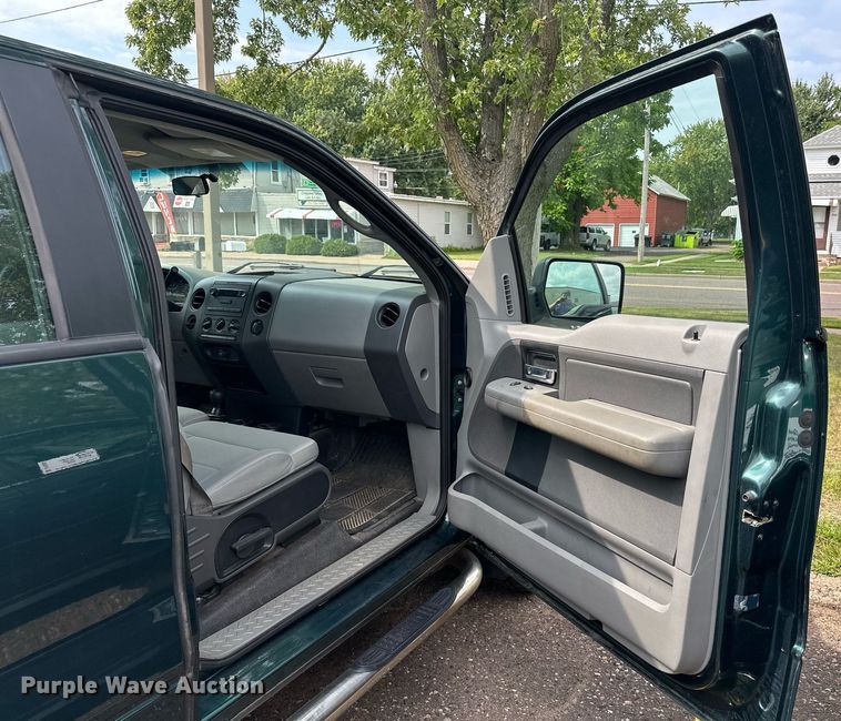 image for item DT6394 2007 Ford F150 SuperCab pickup truck