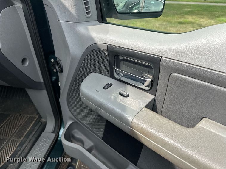 image for item DT6394 2007 Ford F150 SuperCab pickup truck