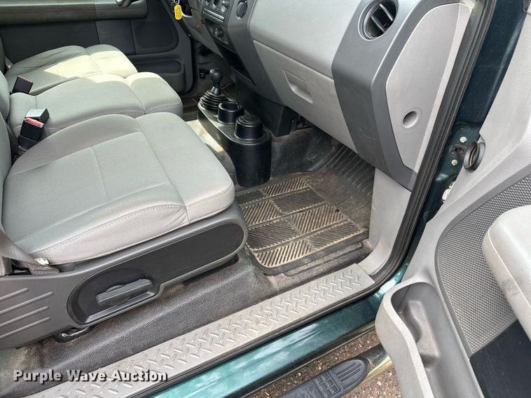 image for item DT6394 2007 Ford F150 SuperCab pickup truck