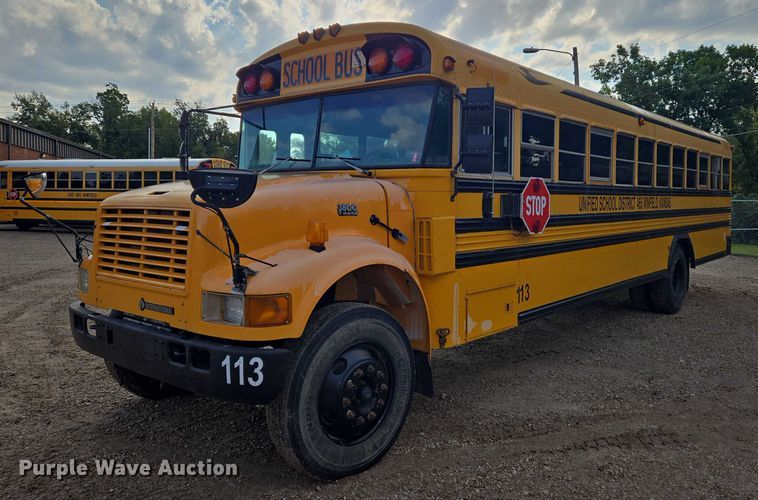 image for item DU6888 2000 International school bus
