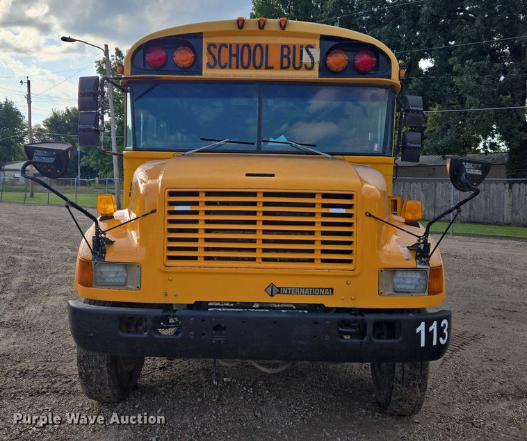 image for item DU6888 2000 International school bus
