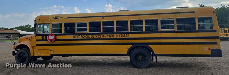 image for item DU6888 2000 International school bus