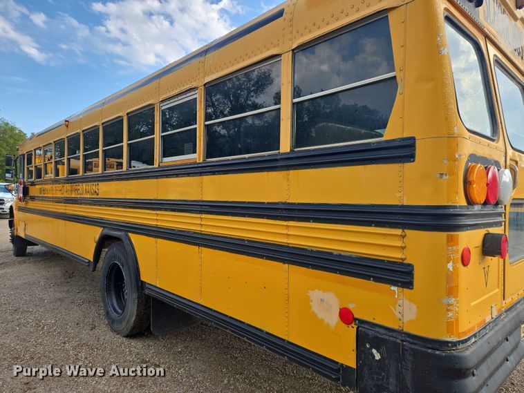 image for item DU6888 2000 International school bus