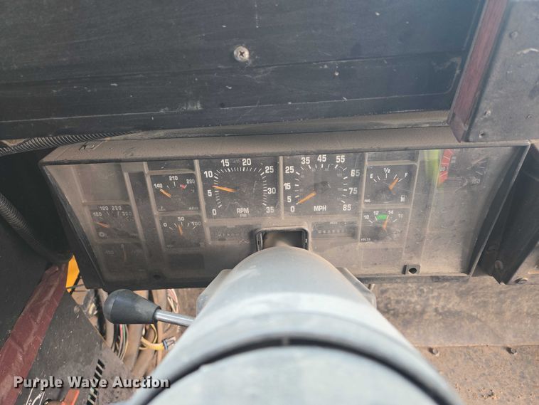 image for item DU6888 2000 International school bus