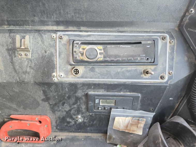 image for item DU6888 2000 International school bus