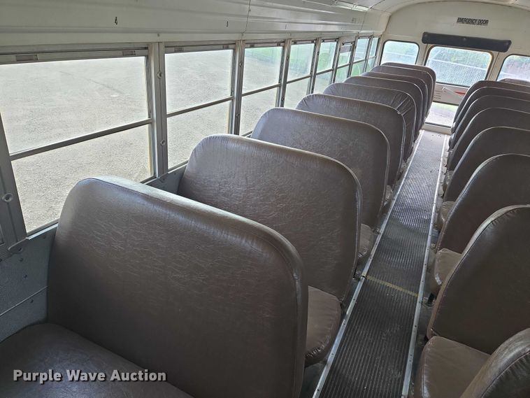 image for item DU6888 2000 International school bus