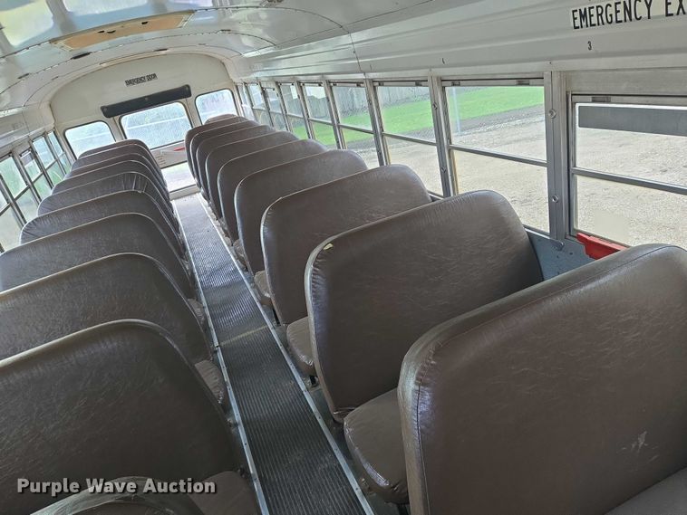 image for item DU6888 2000 International school bus