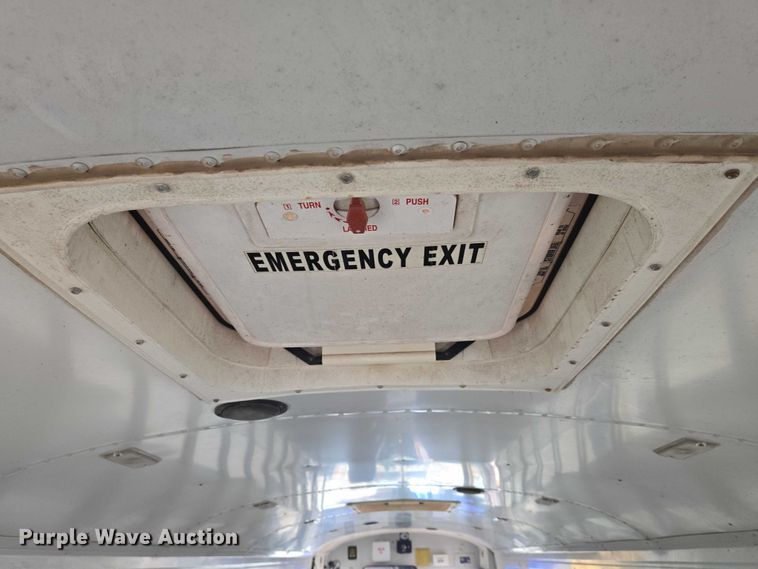 image for item DU6888 2000 International school bus