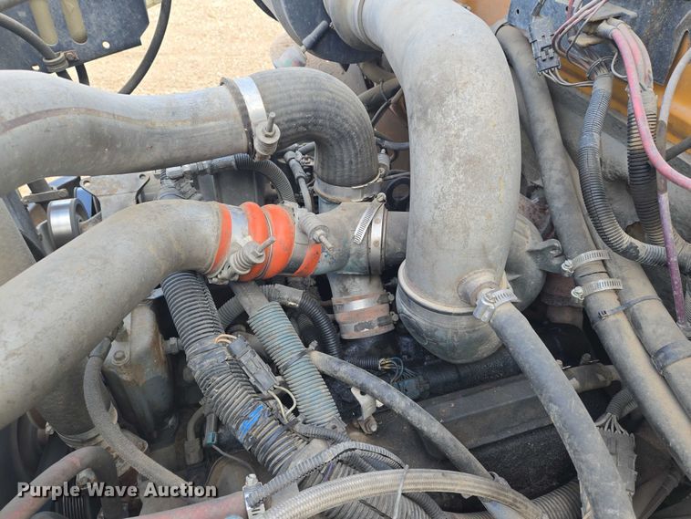 image for item DU6888 2000 International school bus