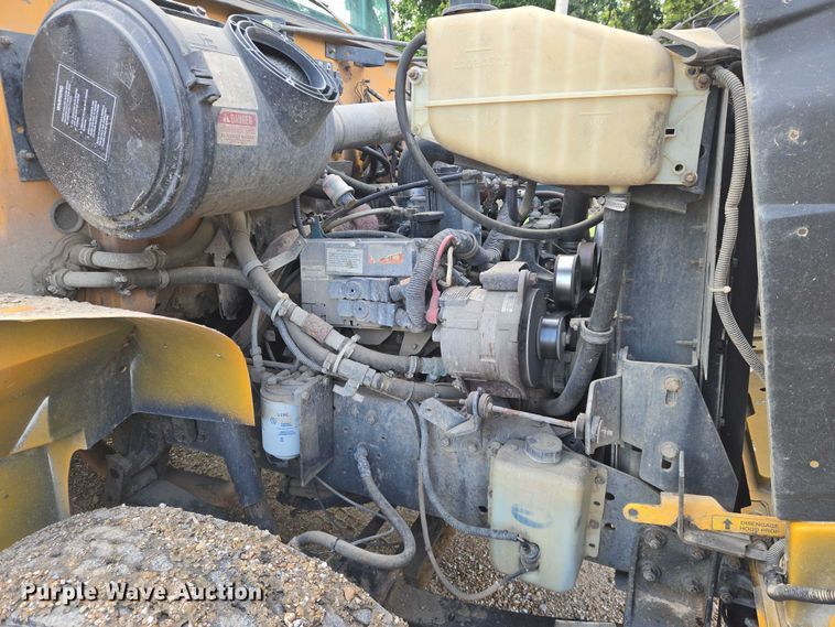 image for item DU6888 2000 International school bus